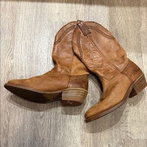 Vibram Tan Leather Western Boots